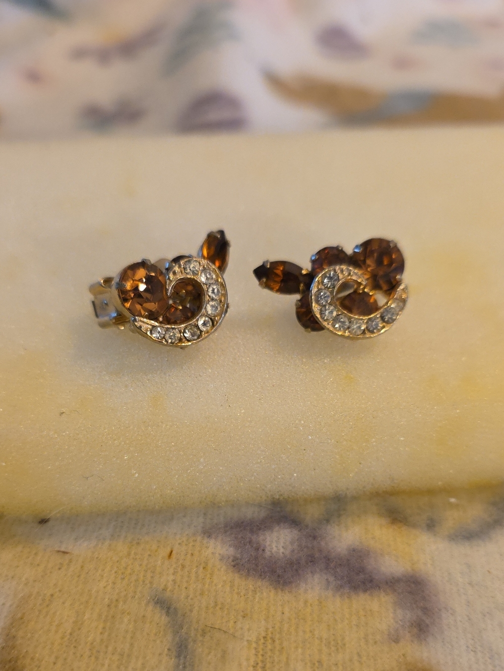 Vintage Amber Rhinestone WEISS Clip On Cluster Earrings, Rhinestone Clip Earring